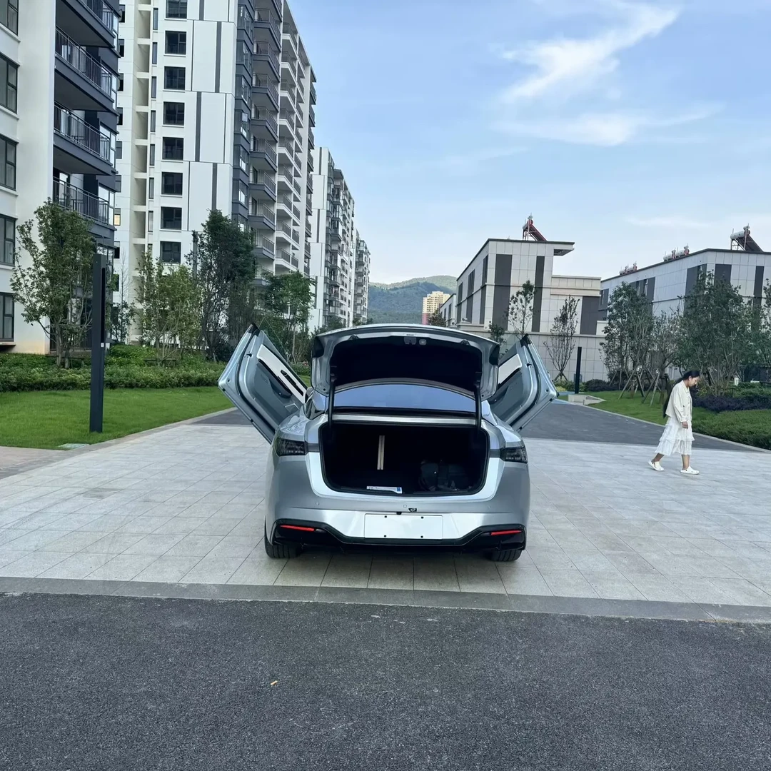 豪华新能源网约车特别注明，这是招司机的