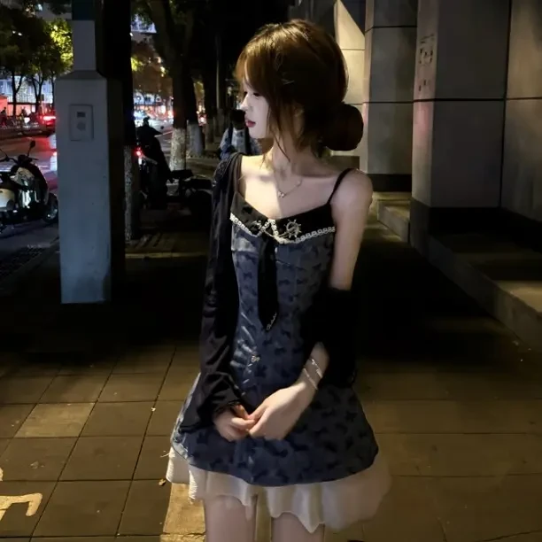 文文同款初秋甜美风拼接蝴蝶结吊带短裙设计感十足