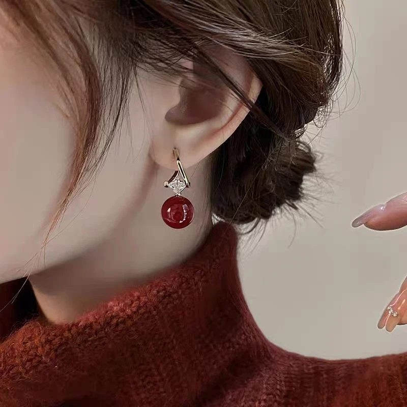铜合金耳饰 耳钉2025新款爆款高级感红色耳环轻奢气质时尚防过敏.