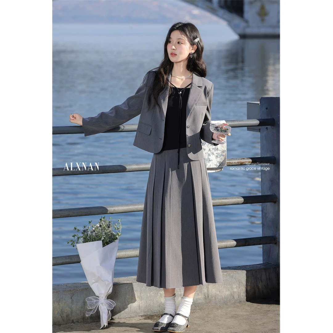 鹿向南【挪威少女】25年时尚气质通勤灰色西装半身裙时尚套装L52911