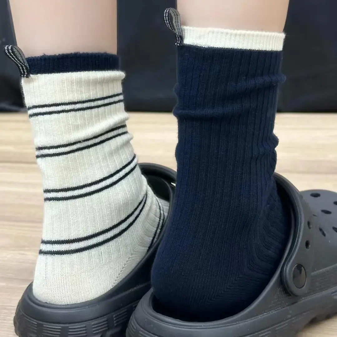 秋季女款薄款透气防臭脚后跟ins女撞色条纹堆堆女款红条纹堆堆袜