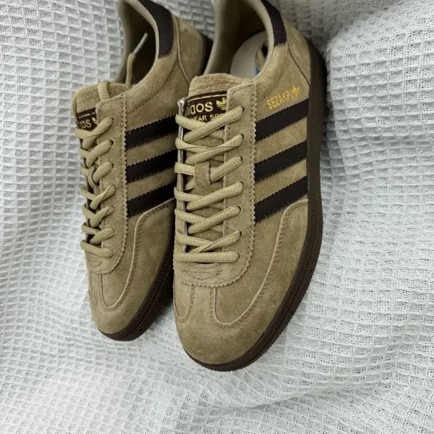 时尚复古风运动休闲鞋优质麂皮材质经典设计