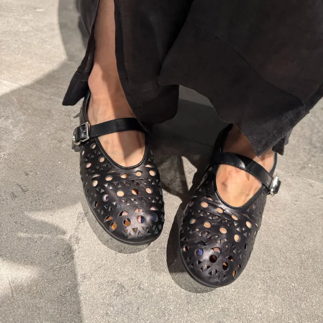 COCOLINDA | 羊皮镂空洞洞鞋‘法式妹妹’玛丽珍平底鞋X5002