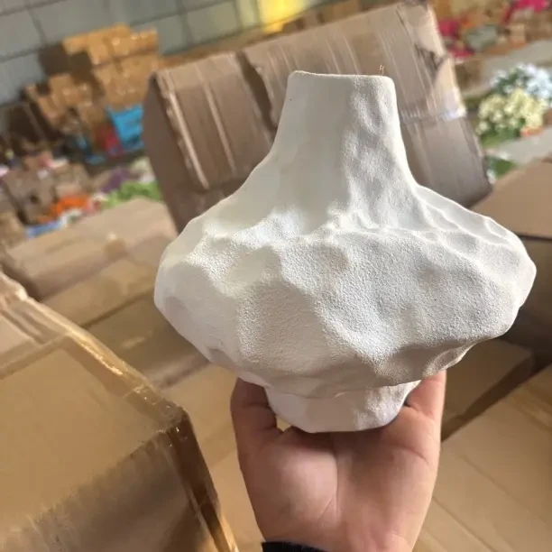 新款艺术抽象花瓶扭曲复古插花装饰