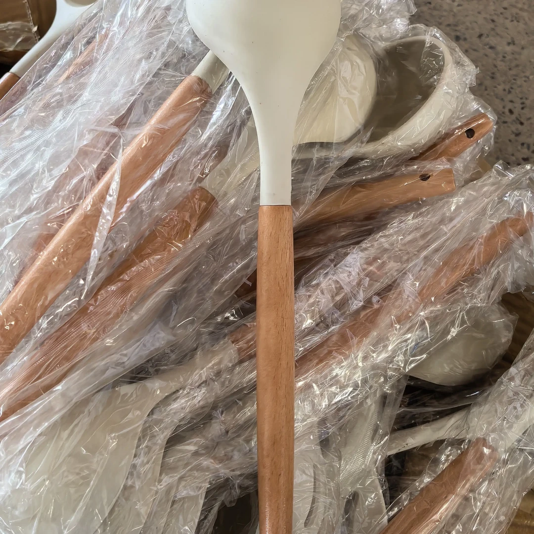 日式木柄硅胶汤勺不伤锅耐热厨房用具