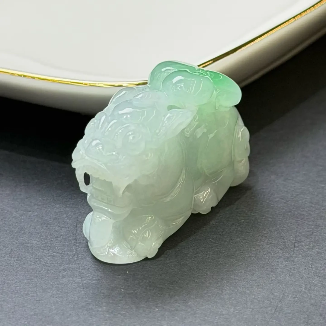 《泉妙》冰润浅绿翡翠貔貅冰糯男女款玉石挂件玉坠34.5-8.9-36.8mm