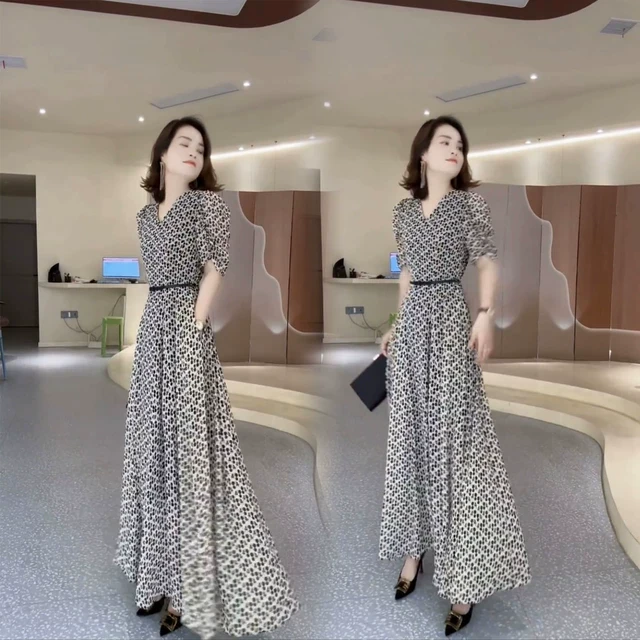 高级感2025年夏季新款女神范长款减龄法式印花设计感遮肉连衣裙潮