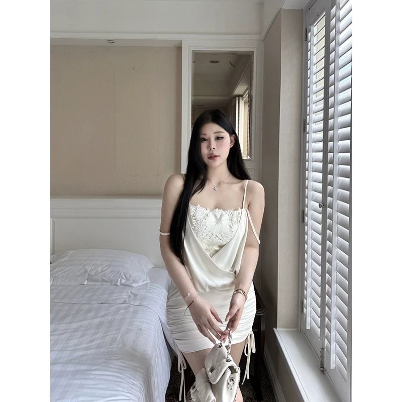 黑泽玄七“奶油安纳西"夏季显瘦修身遮肉包臀纯欲度假清爽连衣裙女