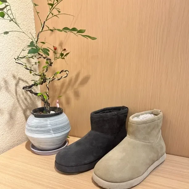 防水加绒加厚防滑冬季雪地靴女款休闲百搭短筒靴