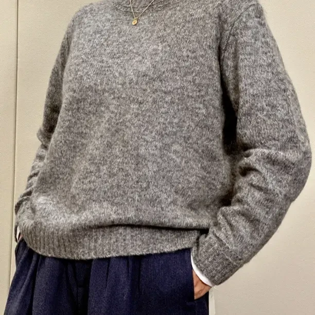 合身极简风圆领针织纯色毛针织衫套头针织衫衫
