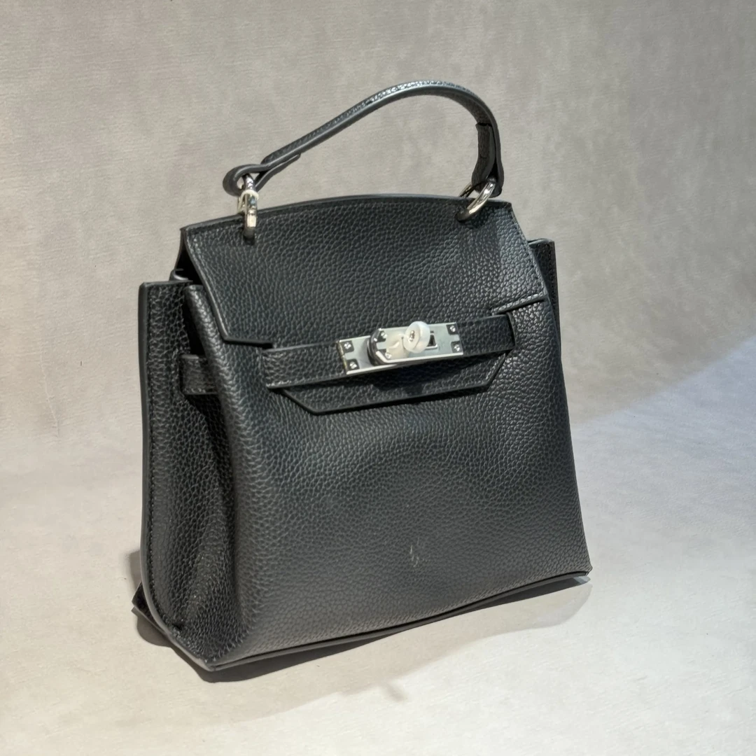 简约斜挎包时尚单肩款潮流纯色复古黑色手提款半手工