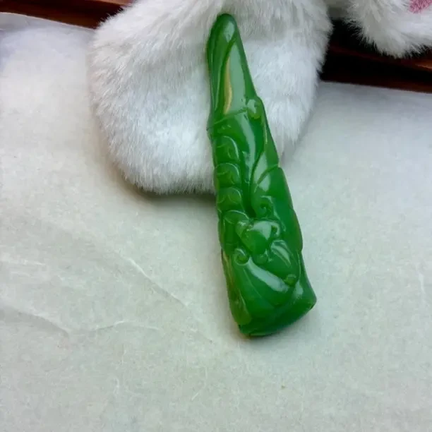 新疆和田玉碧玉竹节手工颈饰女款绿色节节高升精雕满绿菠菜绿雕刻