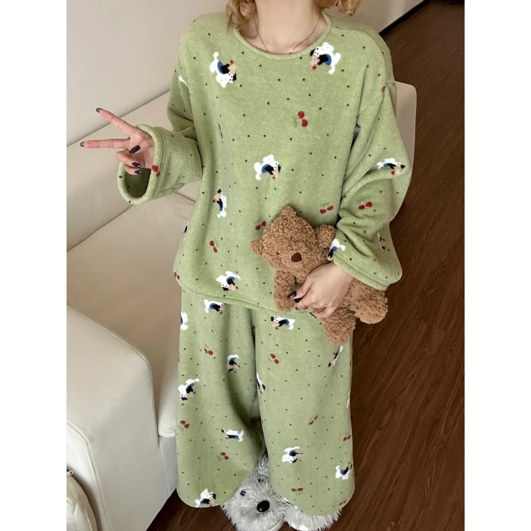 奶呼呼保暖法兰绒小狗睡衣女秋冬季新款加绒可爱宽松家居服套装