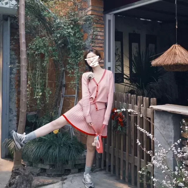 富家千金小香风粉色针织套装新年过年战袍2025春秋新款一整套穿搭