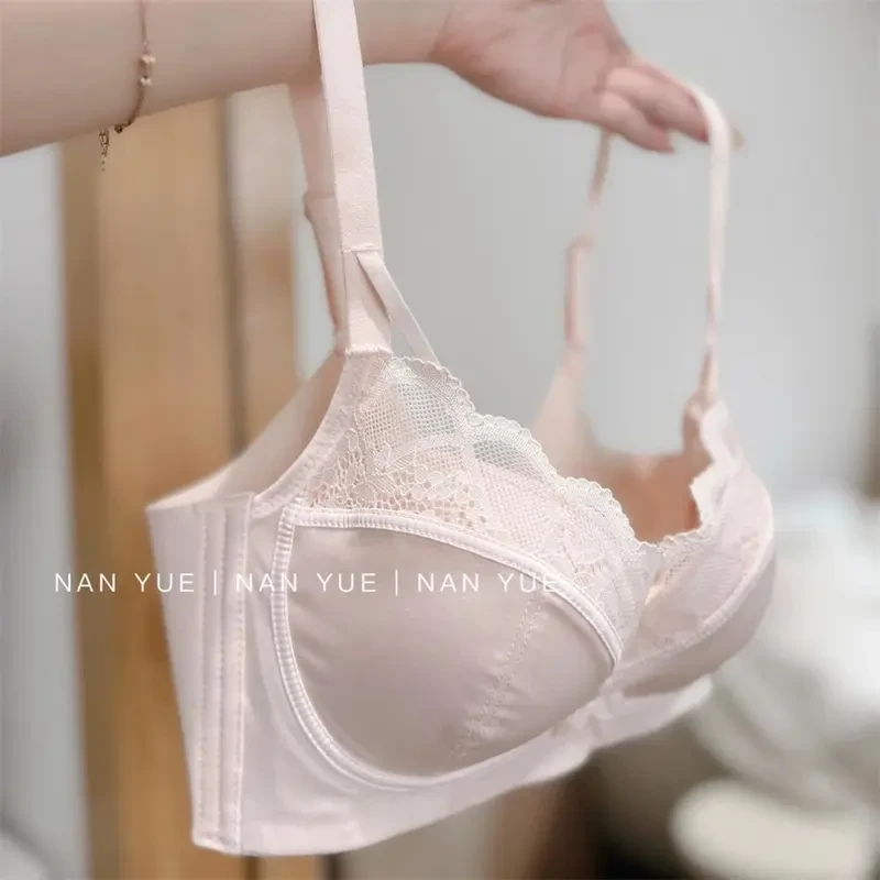 晨心语小胸聚拢无钢圈舒适透气承托防下垂内衣文胸套装女