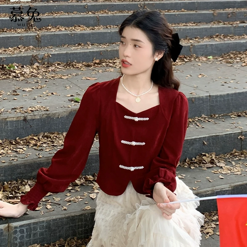 慕兔新中式盘扣小香风短款上衣女2024秋季新款设计感小众方领衬衫