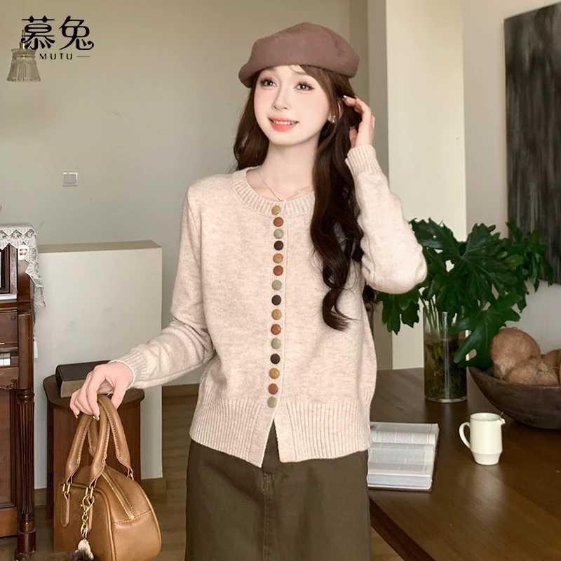 慕兔复古红色长袖毛衣女2024秋新款外搭设计感小众针织衫宽松上衣