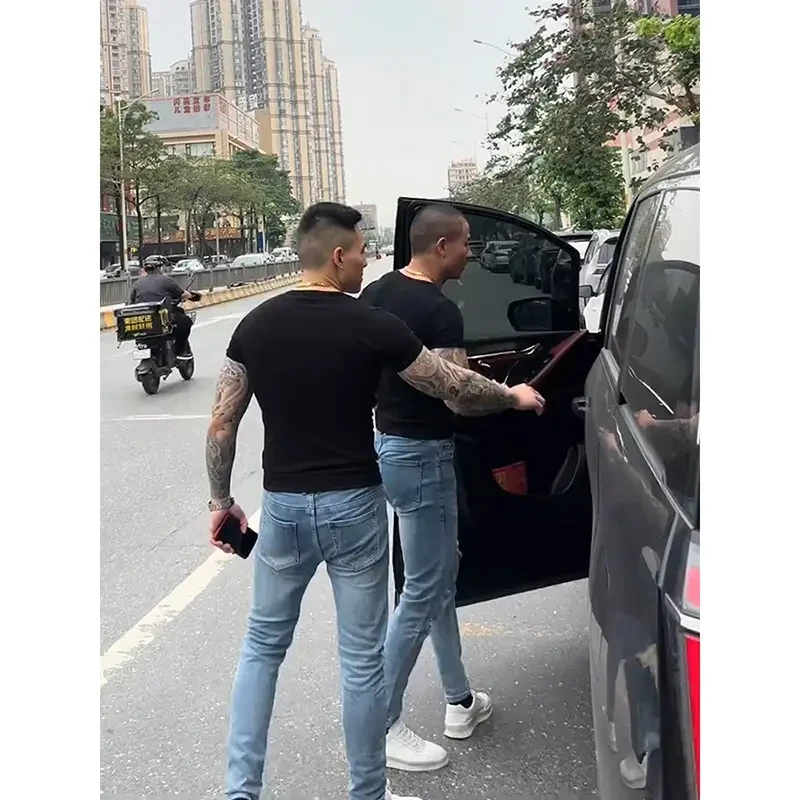 黑色收袖口正肩T恤显肌肉硬汉穿搭修身短袖男夏季痞帅高级感半袖