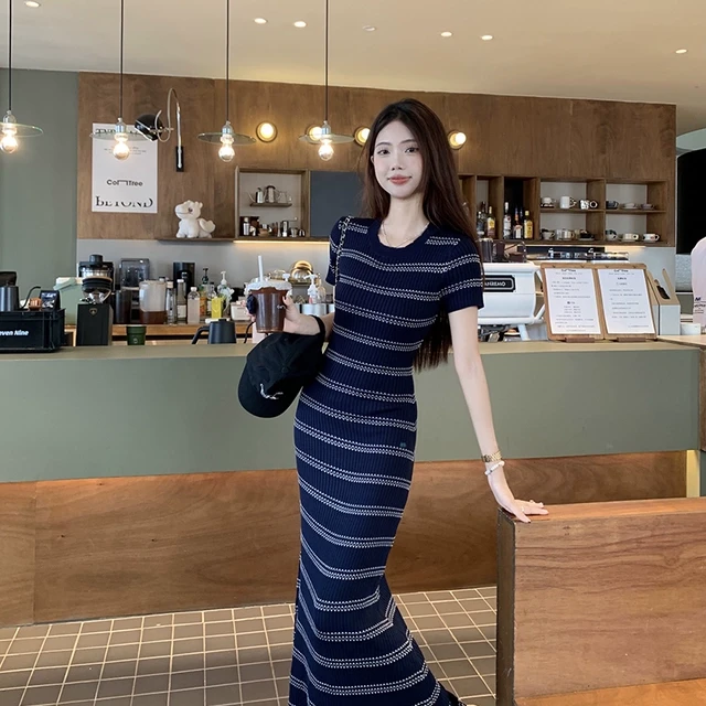 大码女装夏季新款今年流行的冰爽毛织高腰通勤撞色条纹修身连衣裙