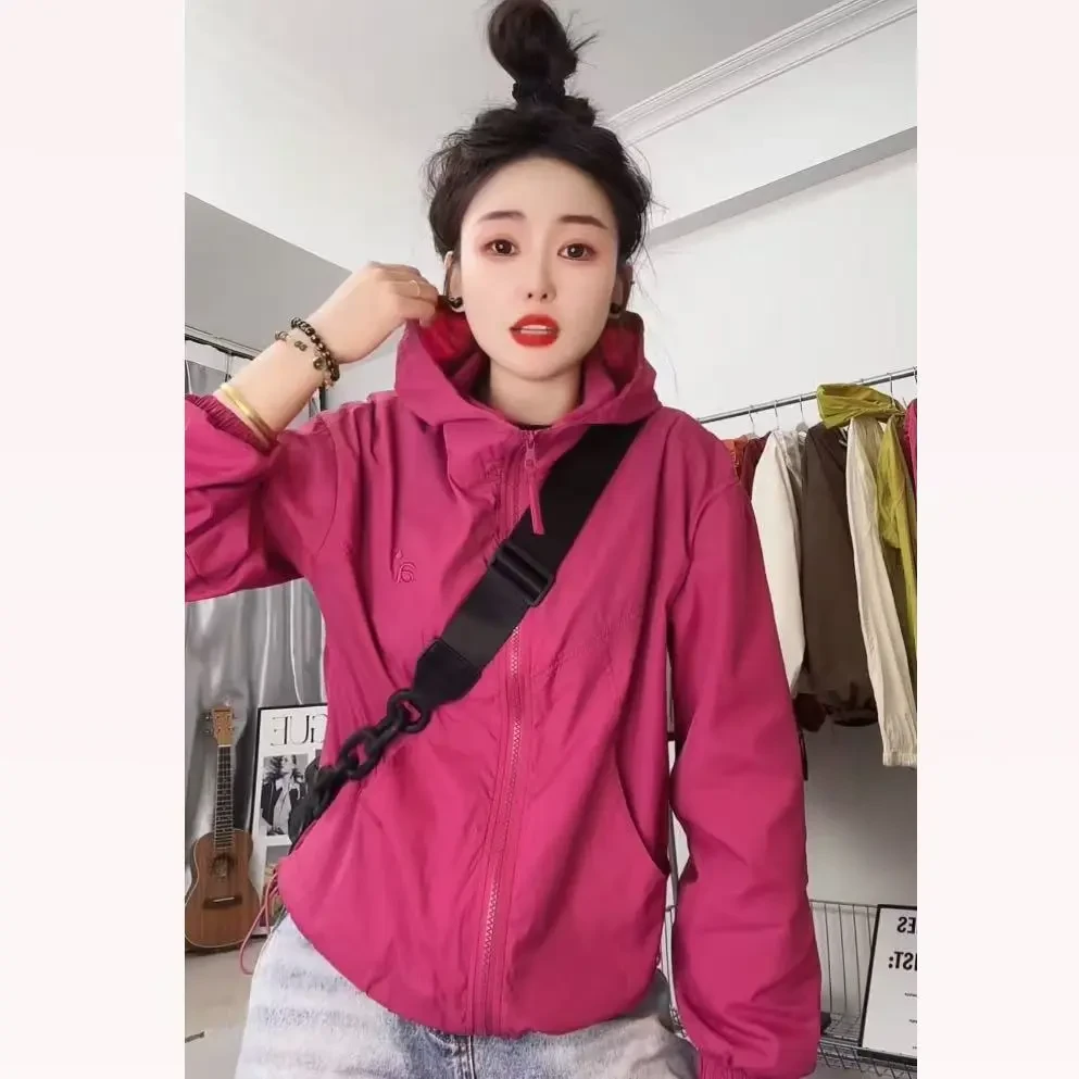 雪儿推荐短款直下摆防晒连帽女防水短外套时尚软壳抽绳