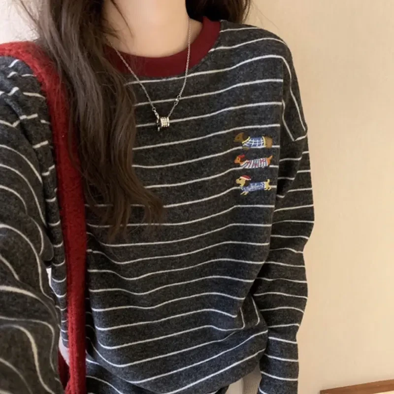小狗刺绣2025新款减龄百搭卡通长袖宽松条纹冬季打底衫T恤女圆领