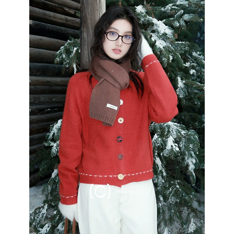 CHACHASTU【新年ootd】点亮氛围复古显白安哥拉红刺绣毛衣F25422