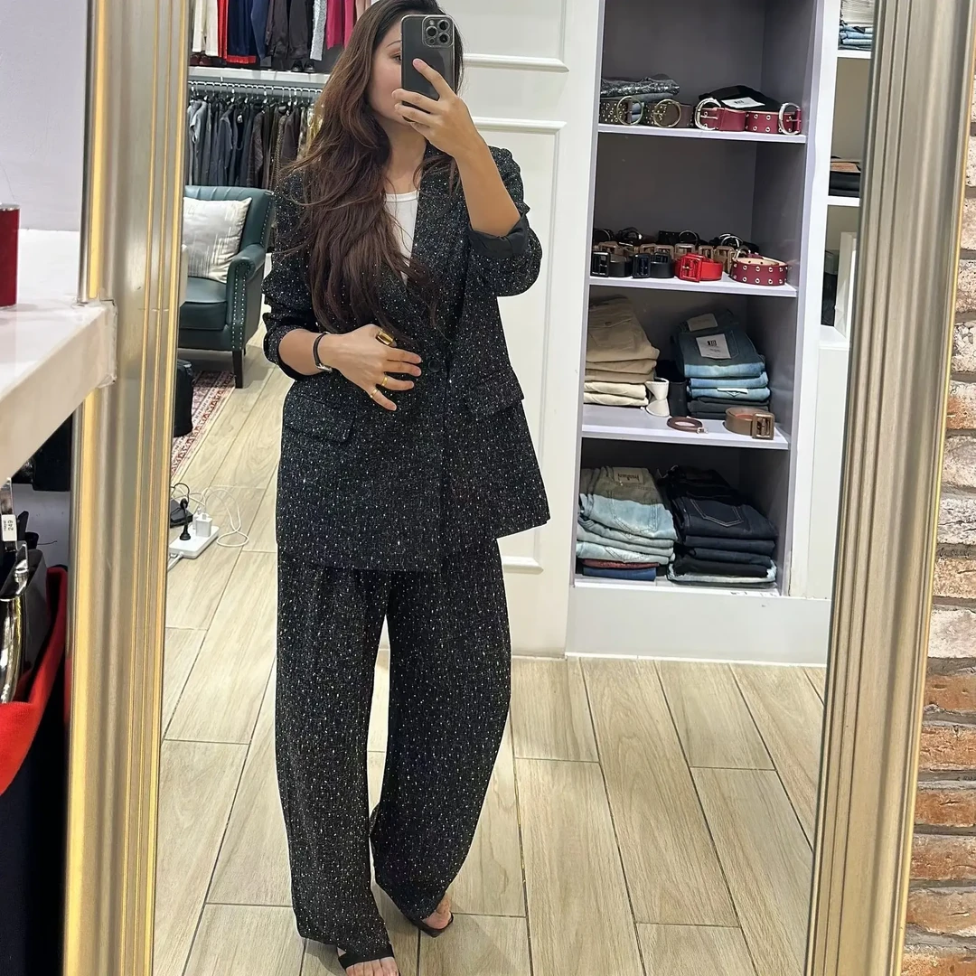 独特好看小香风女士西装外套通勤约会挺括有型