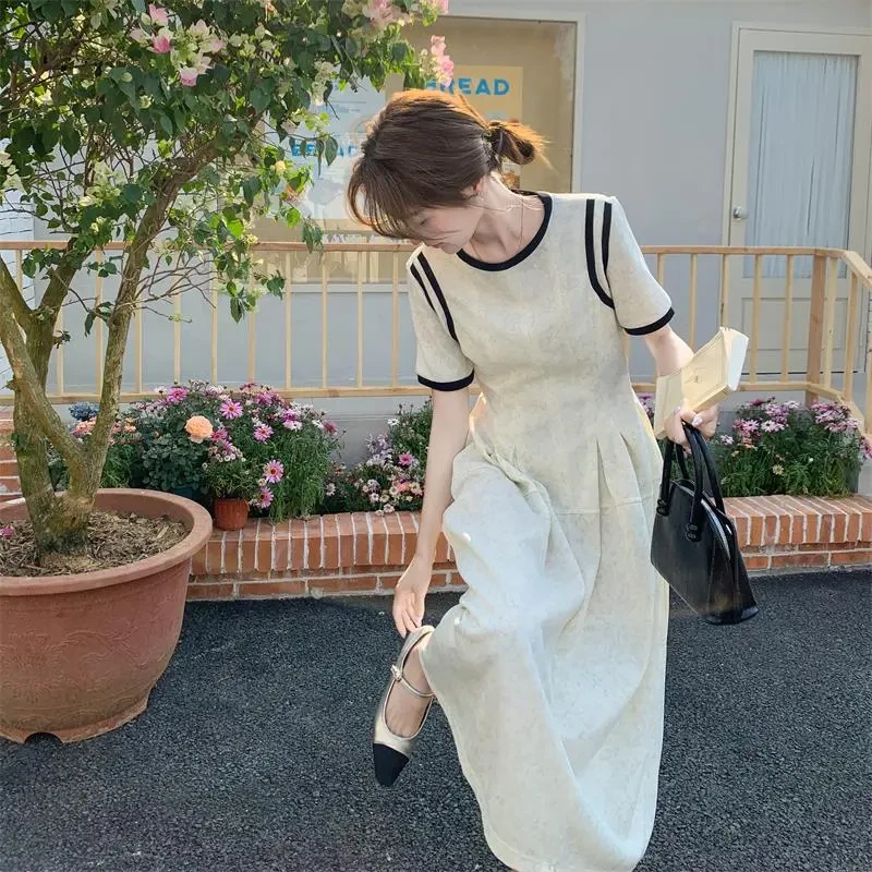 灰色设计感高腰显瘦连衣裙女2025夏新款法式轻熟风气质过膝a字裙