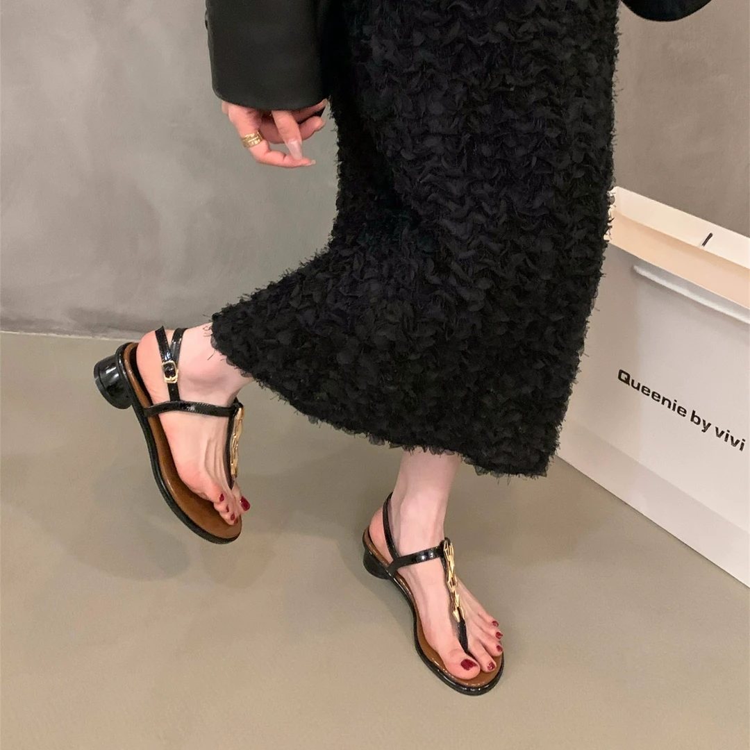 DR旗舰新品~小众粗跟法式夹趾凉鞋仙女鞋子2025新款夏季黑色气质