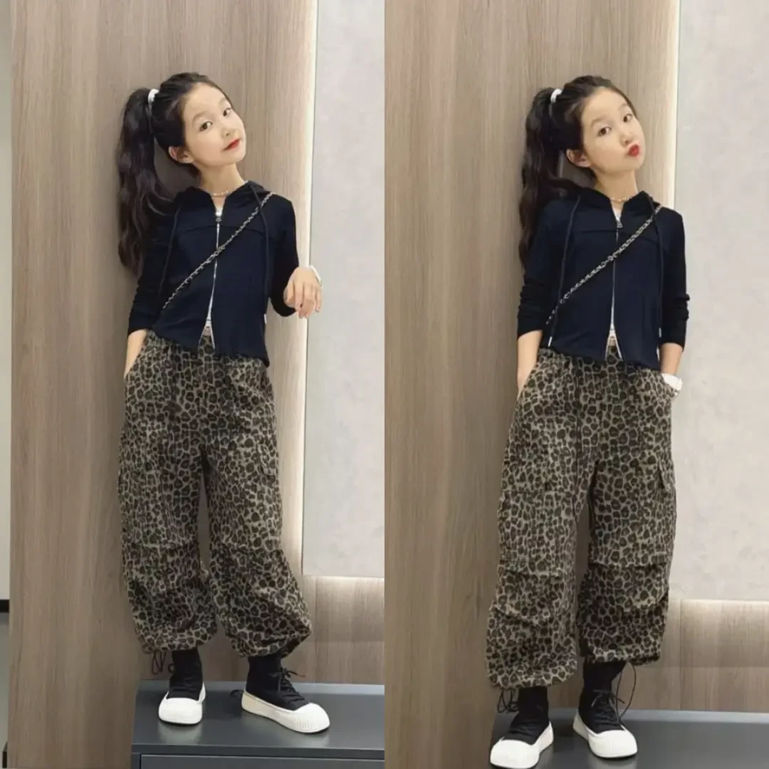潮酷女童豹纹工装裤春秋新款时髦中大童百搭显瘦双拉链帽衫两件套