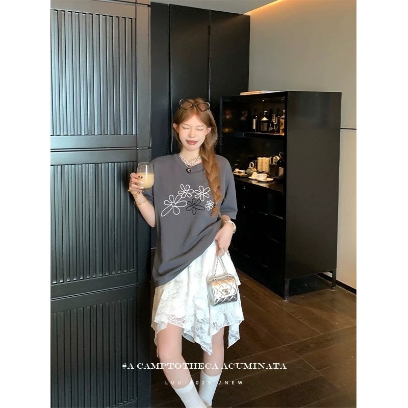 LUU桃喜儿/宽松短袖圆领印花T恤女夏休闲百搭刺绣设计感小众上衣