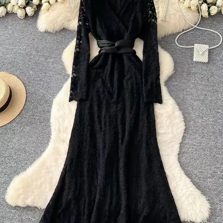 法式蕾丝V领收腰显瘦气质长款过膝喇叭袖连衣裙春秋新款1517