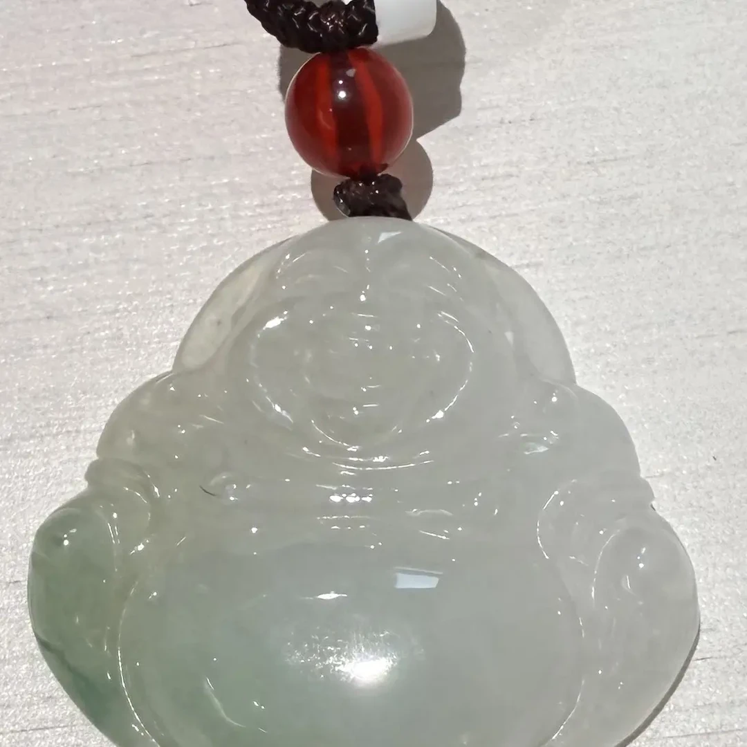 细糯种飘绿翡翠佛公吊坠