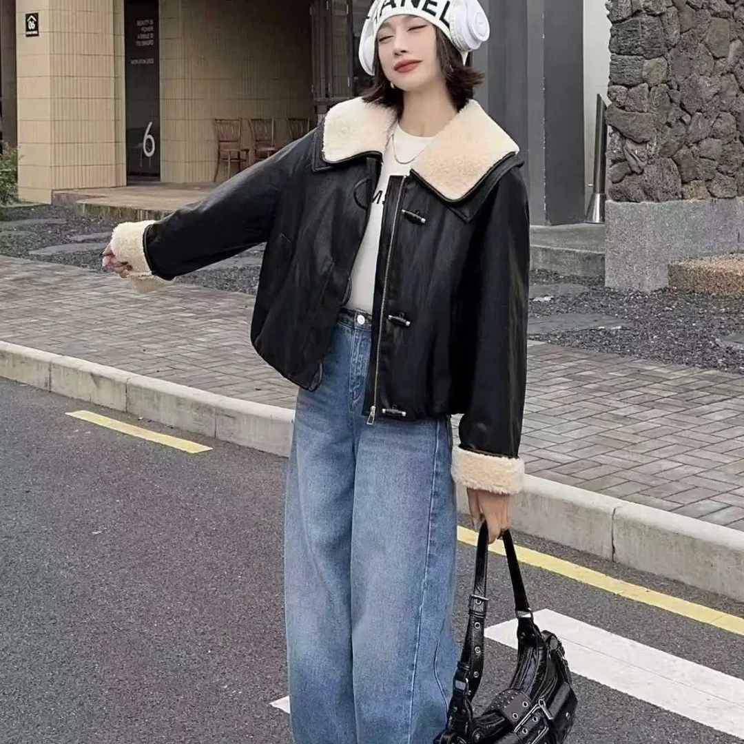 衣凡8889PU皮毛一体女秋冬常规款短外套