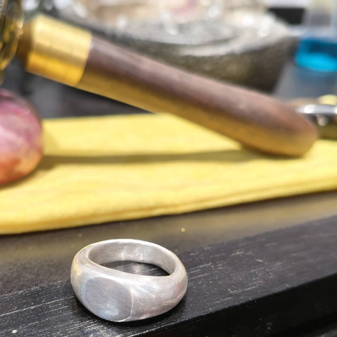 足银戒指 足银戒指 纯银纯手工小元宝指环