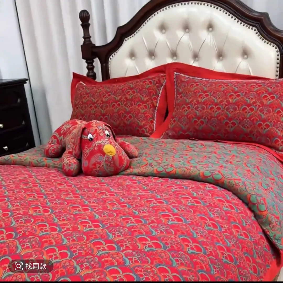 A四件套祥云红纽扣款211号亲肤透气