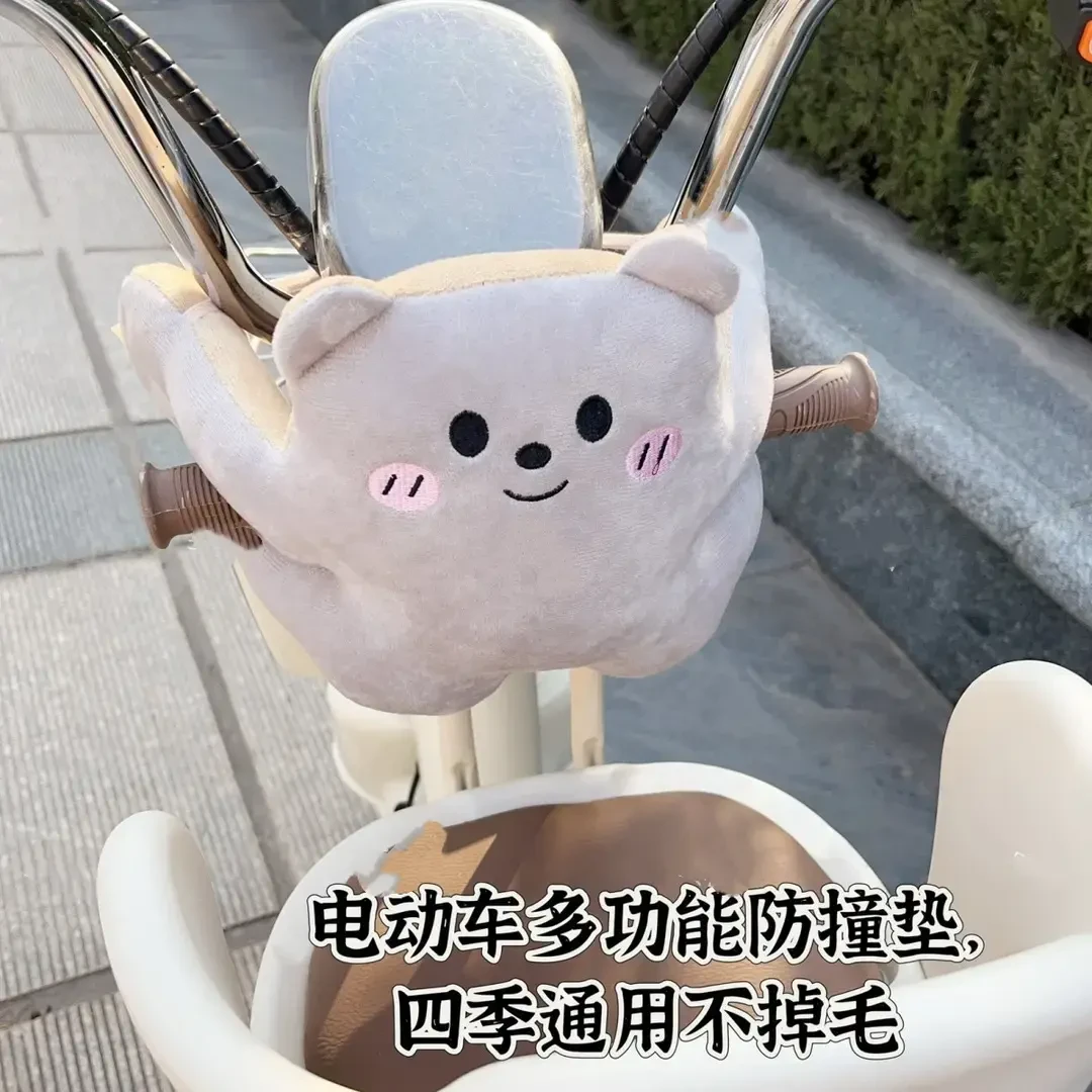 新款前置婴儿儿童电动车座椅防撞保护玩偶防磕碰电瓶车头垫头枕尺