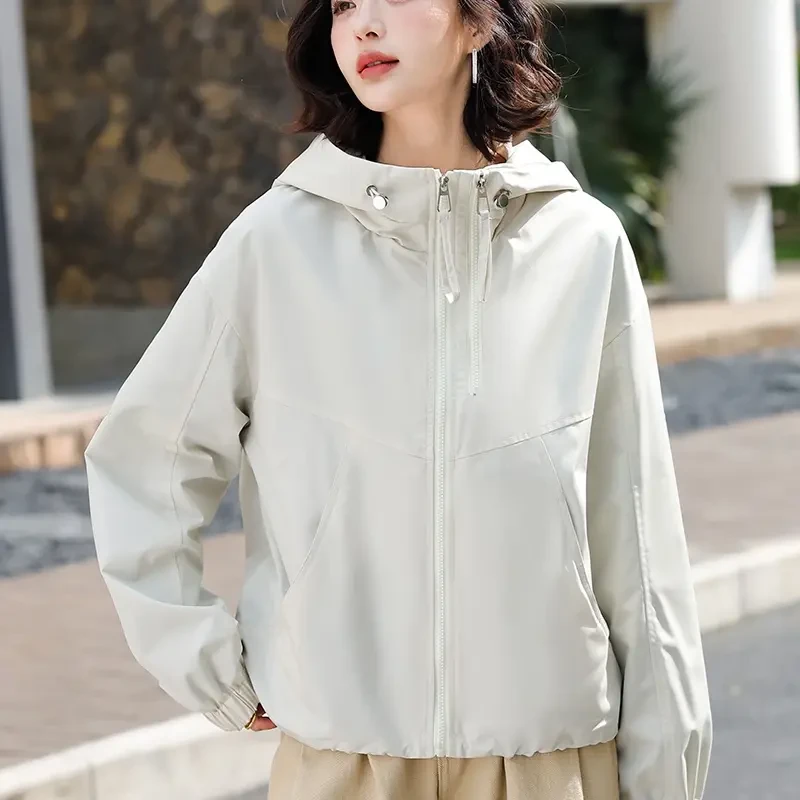春季女休闲春秋宽松韩版短款运动百搭薄款冲锋衣女款外套长袖