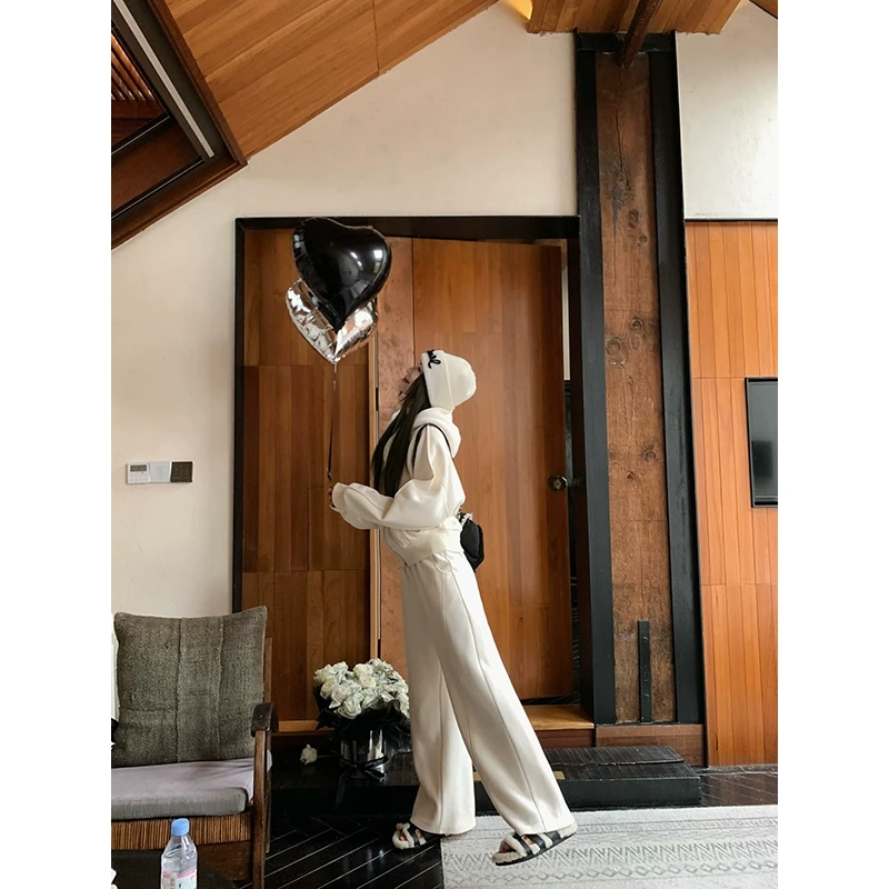 小君君布兰妮 随意街头/抓绒立裁简约廓形短款连帽卫衣香蕉裤套装