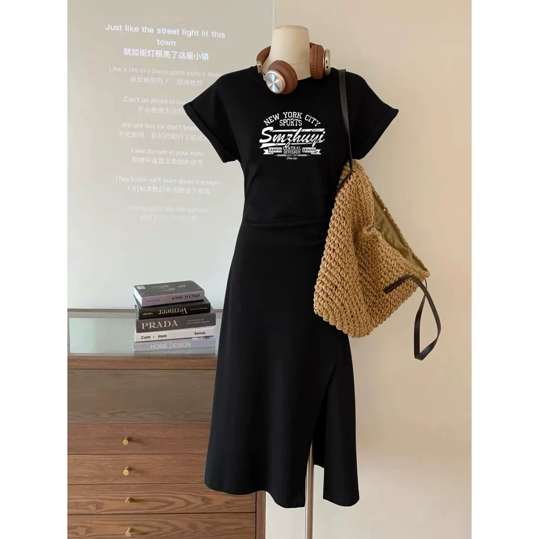 黑色短袖t恤女2025新款夏季字母高级感开叉修身显瘦法式连衣裙子