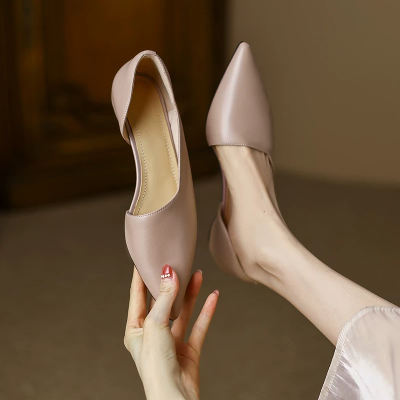 真皮法式尖头侧空单鞋女春夏气质浅口平底鞋裸粉日系简约风奶奶鞋