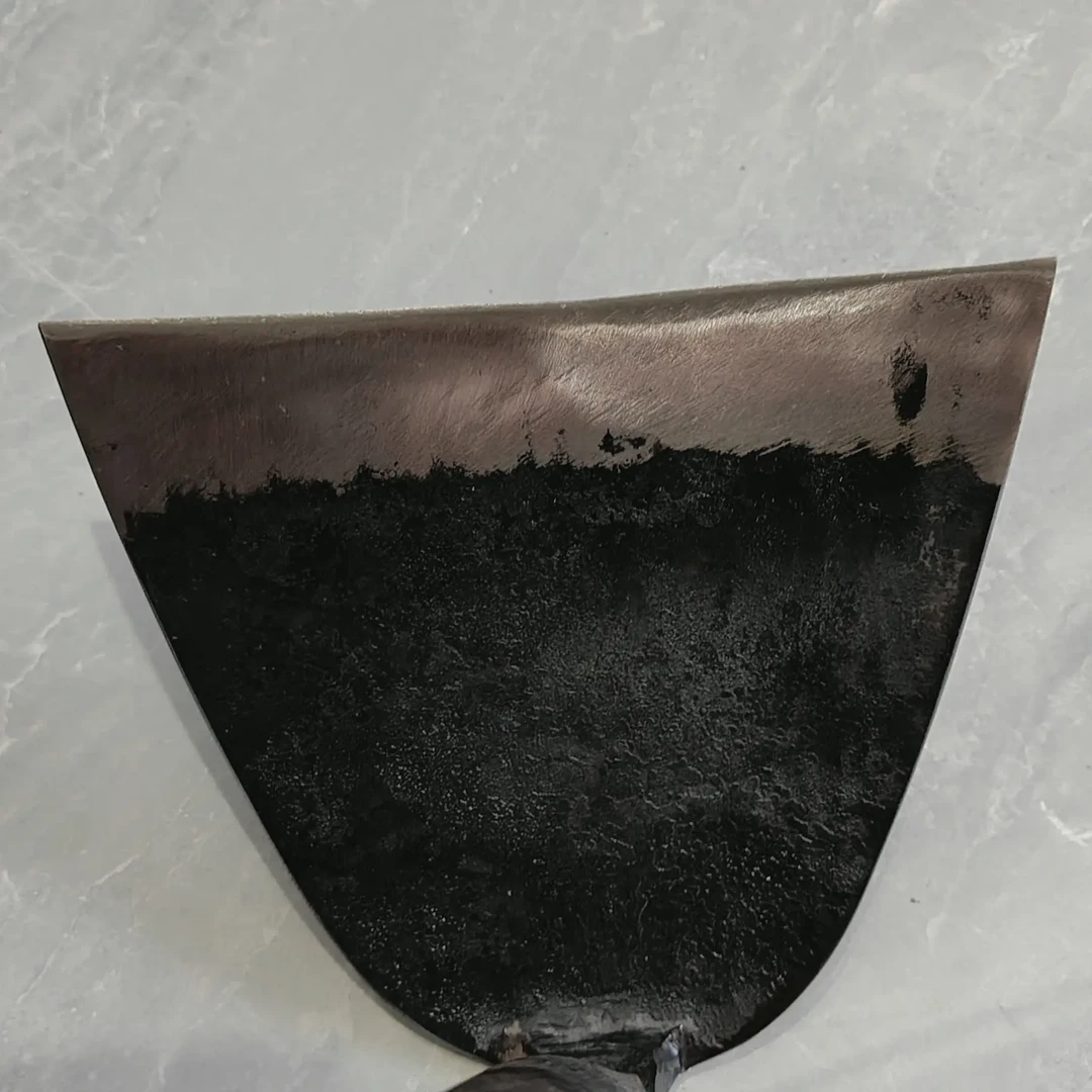 手工锻打一体加厚弹簧钢锄头农用除草挖地开荒耐用农具