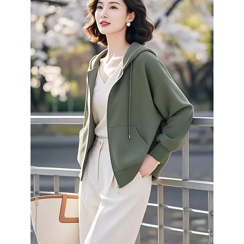 高级小众不撞款韩系独特超好看小个子短款绿色外套女款2025年春季
