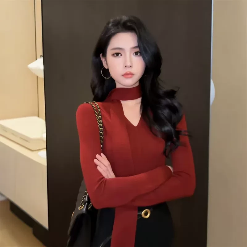 新年红色打底衫女春秋季别致纯欲V领飘带针织衫高级感修身打底衫