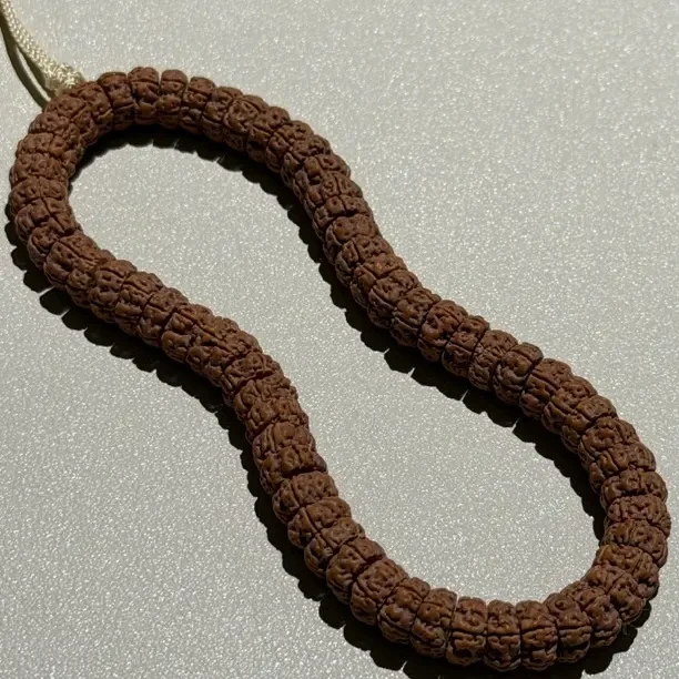 小金刚斜切手持原生态老树王子文玩