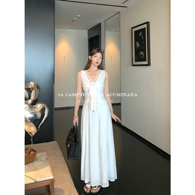 LUU桃喜儿/V领法式无袖连衣裙女夏白色修身a字长裙设计感小众裙子