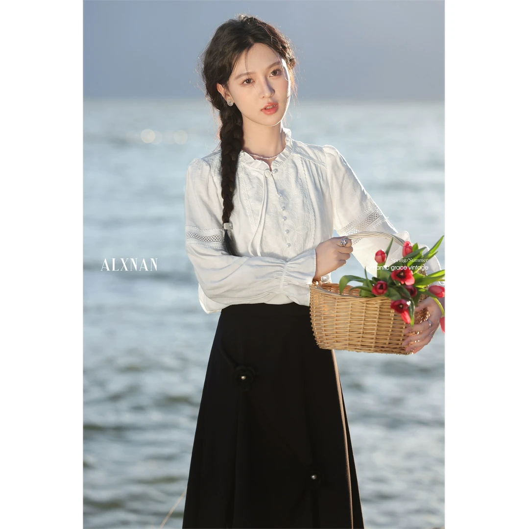 【粉丝福利】鹿向南「杳月雾花」2025春季新款女装时尚气质上衣L52890