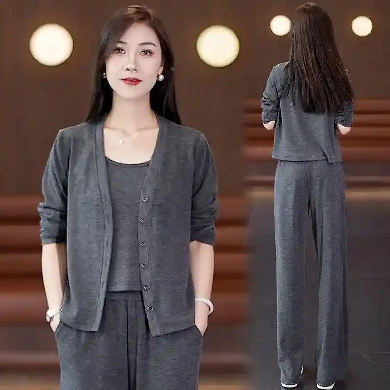 高端运动服套装女2025春秋季新款时尚减龄妈妈装宽松休闲服三件套