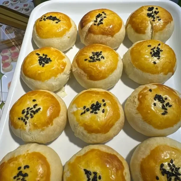 雪媚娘蛋黄酥网红糕点早餐健康休闲零食小吃点心咸香好吃