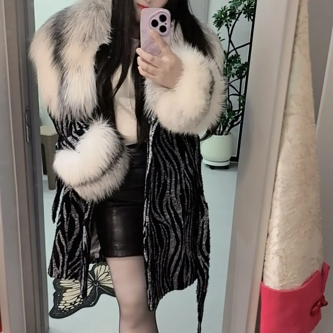 冬季时尚轻奢外套新款好看的衣服，是用来赞美自己的，你的人生也是